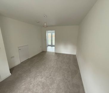 13 Lily of the Valley, Sutton-in-Ashfield, NG17 - Photo 2