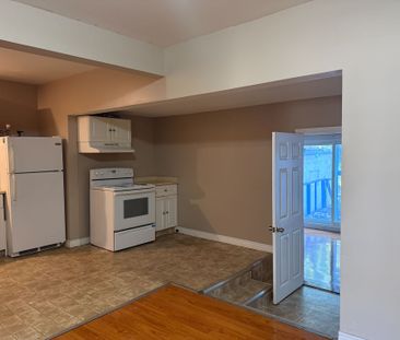 For Lease - 5006 Willmott Street Unit# Main Floor, Niagara Falls, O... - Photo 4