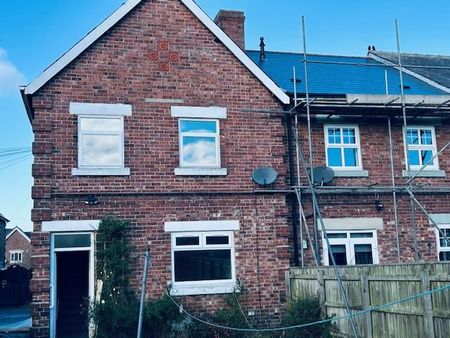 3 bedroom end of terrace house to rent - Photo 5