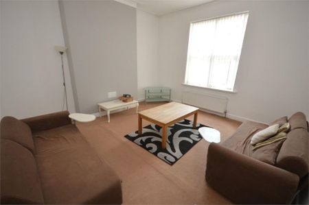 4 bedroom terraced house to rent - Photo 3