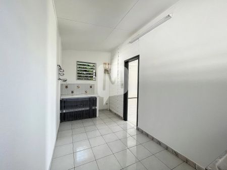 Location Maison 1 pièce 40m² CAYENNE 97300 - Photo 3