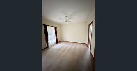 5 Bedroom Family Home with everything you need - Photo 5