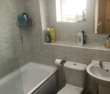 1 bedroom in a house share to rent - Photo 5