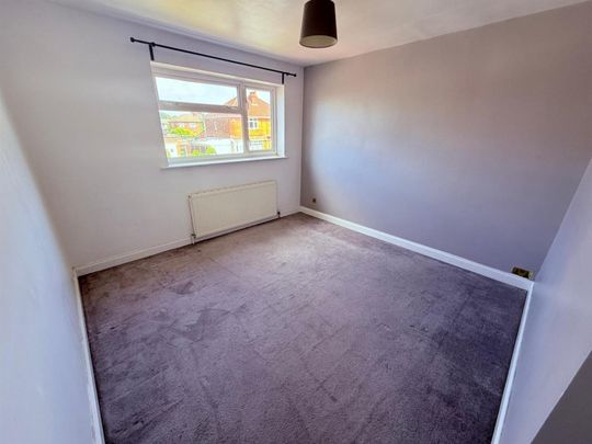 Ash Road - Warrington - WA5 - Photo 1