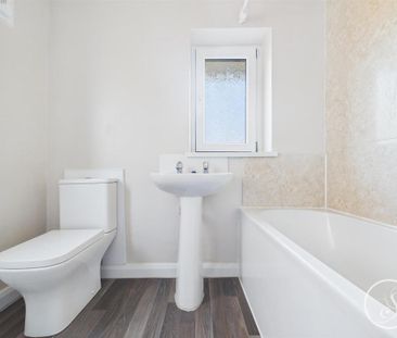 3 bedroom semi-detached house to rent - Photo 4