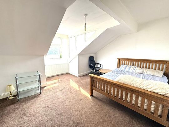 3 bedroom flat to rent - Photo 1
