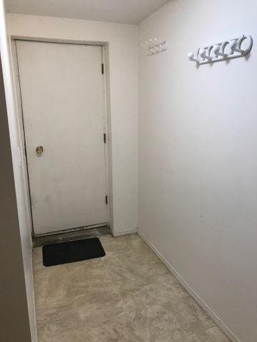 JD Fourplex 9103 Lower May 1 2026 - Photo 5