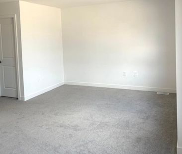 For Lease - 7 Pin Oak Common, Cambridge, Ontario - Photo 4