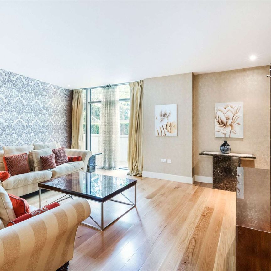 This is a wonderful "Garden Apartment" located in a landmark development in Knightsbridge. The development offers a 24 hour security team, concierge and residents pool and gym complex. - Photo 1