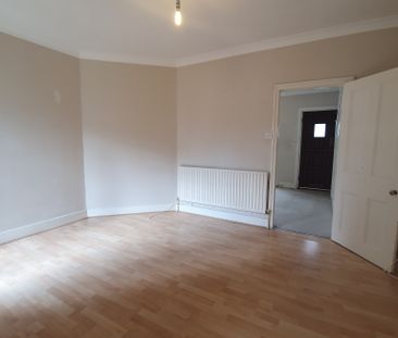 2 bedroom terrace house, prime Bromley location, BR1 - Photo 6