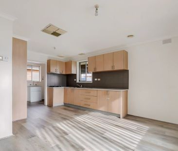 3 Bed, 1 Bath - Photo 6