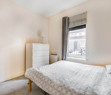 2 Bed Flat, Horatio House, SW19 - Photo 4