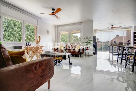Casa en alquiler en Carrer del Castanyer - Photo 3