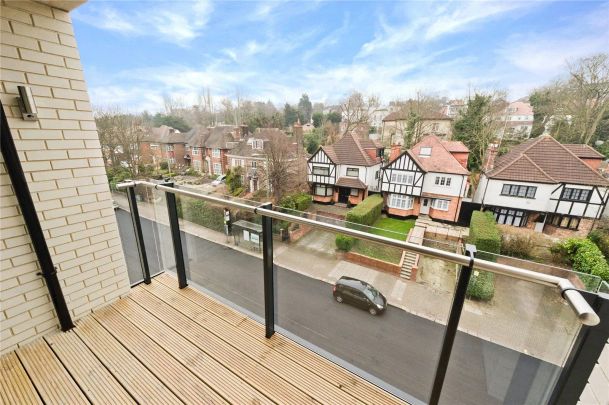 2 bedroom flat in 765 Finchley Road - Photo 1