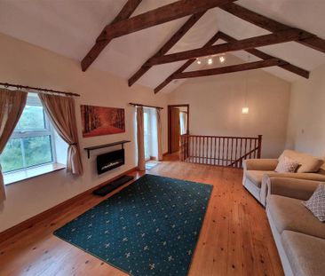 2 bedroom barn conversion to rent - Photo 1