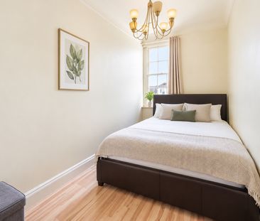 1 Bed Flat, Queensway, W2 - Photo 3