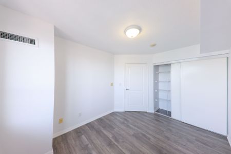 For Lease - 4 Elsinore Path Unit# 614, Toronto, Ontario - Photo 5