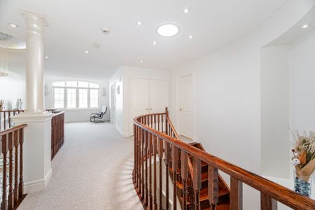 For Lease - 3809 Candlelight Drive, Mississauga, Ontario - Photo 3
