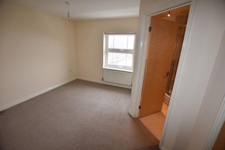 2 bedroom apartment to rent - Photo 4
