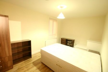 7 Bed - **bills Included** Chelsea Grove, Fenham, Newcastle Upon Tyne - Photo 5