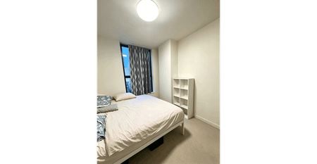 Modern 2-Bed 2-Bath Unfurnished Apartment in Melbourne CBD - Photo 2