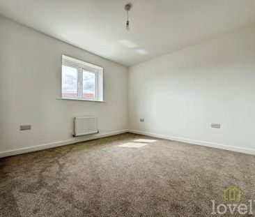 2 bedroom Semi-detached house To Let - Photo 3