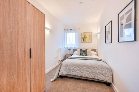 3 bedroom flat to rent - Photo 4