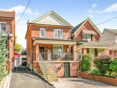 For Lease - 213 Blackthorn Avenue Unit# Basement, Toronto, Ontario - Photo 3