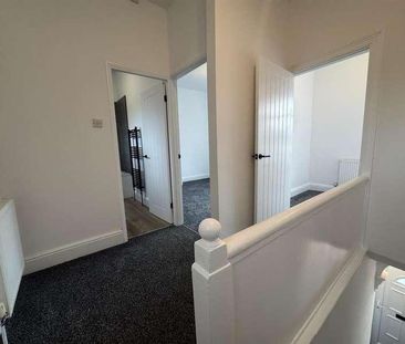 Cleckheaton Road, Oakenshaw, Bradford, BD12 - Photo 2