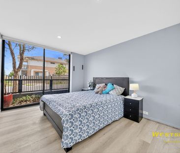 Stylish Marina Living with Private Courtyard - Furnished Option als... - Photo 6