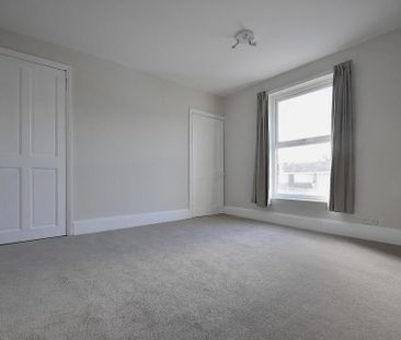 4 bedroom detached house to rent - Photo 6