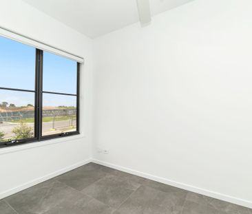 Exquisite Family Home Located In the Exclusive "Amara" Estate - Photo 2