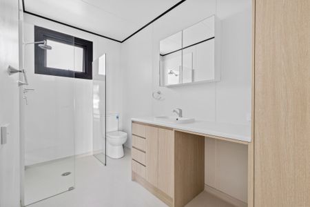 Sparkling New - Photo 5