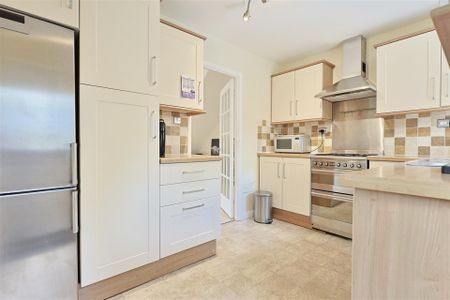 2 bedroom Terraced House to rent in Hunters Road, Spital Tongues, Newcastle Upon Tyne - Photo 3