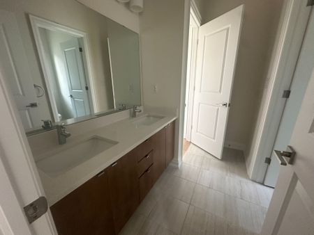 For Lease - 410 York Downs Boulevard, Markham, Ontario - Photo 5