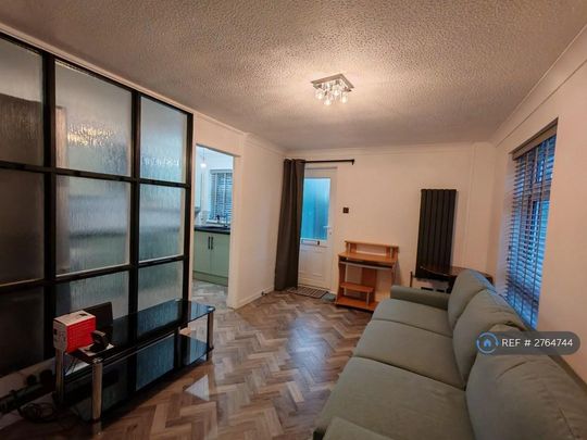 1 bedroom semi-detached house to rent - Photo 1