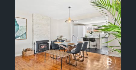 STYLISH, SECURE & SET TO IMPRESS FOUR BEDROOM HOME - Photo 4