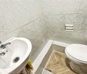 1 bedroom in a house share to rent - Photo 6