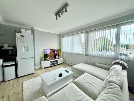 Berners Way, Broxbourne - Photo 2