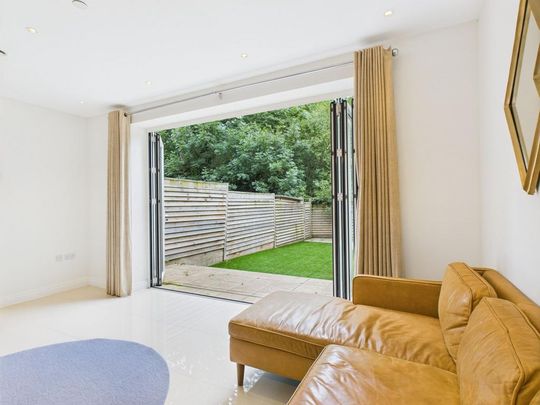 4 bedroom house to rent - Photo 1