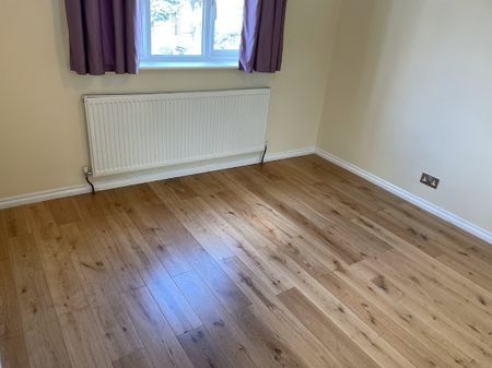 Worcester Park, KT4 (Detached) - Photo 5