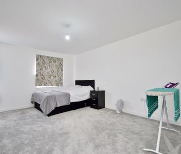 3 bedroom semi-detached house to rent - Photo 6