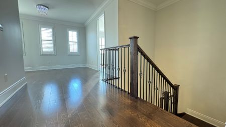 For Lease - 10 Ken Sinclair Crescent, Aurora, Ontario - Photo 3