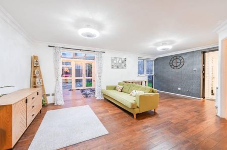 3 bedroom semi-detached house to rent - Photo 4