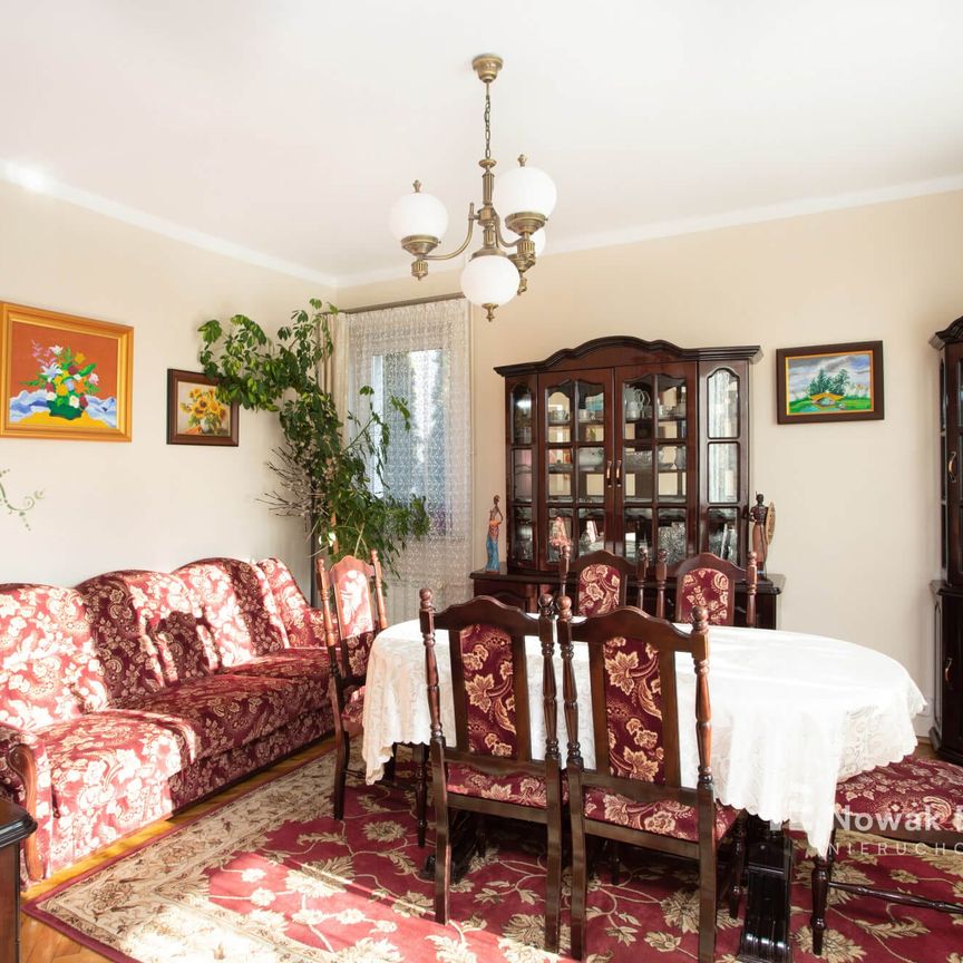 Przestronny dom z ogrodem, blisko komunikacji - Photo 1