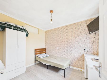 6 bedroom semi-detached house to rent - Photo 5