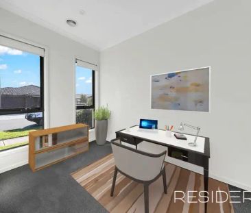 “FAMILY HOME CLOSE TO ALL AMENITIES!!” - Photo 5