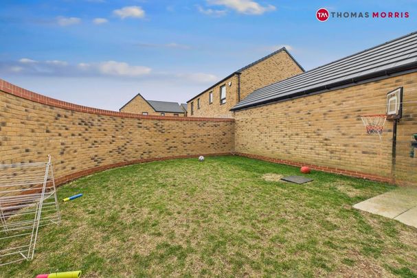 4 bedroom detached house to rent - Photo 1