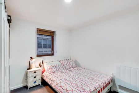 1 Bed Flat, East Smithfield, E1W - Photo 4