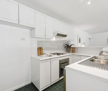Spacious one-bedroom apartment in heart of Woolloomooloo - Photo 6